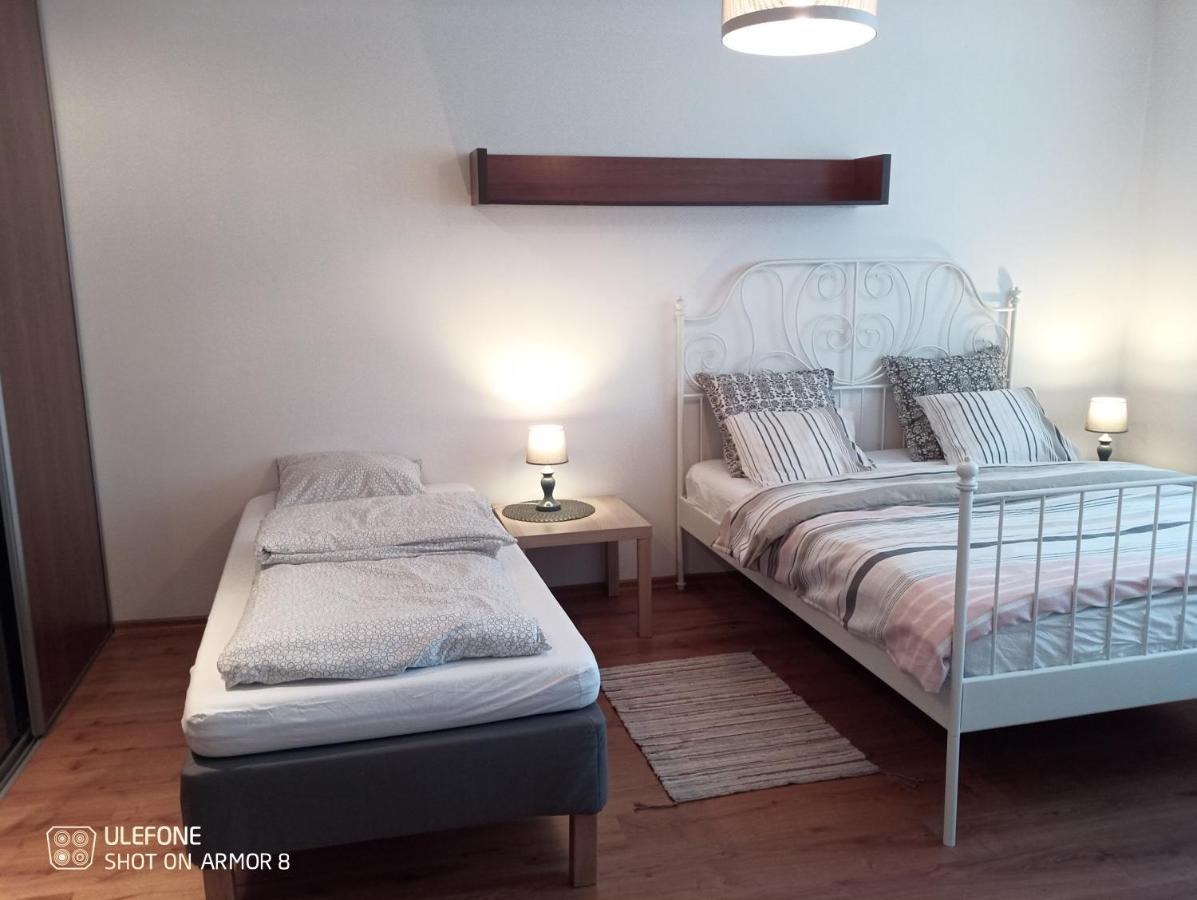 Apartamenty nad Stonehenge Dąbrowa Górnicza Zimmer foto